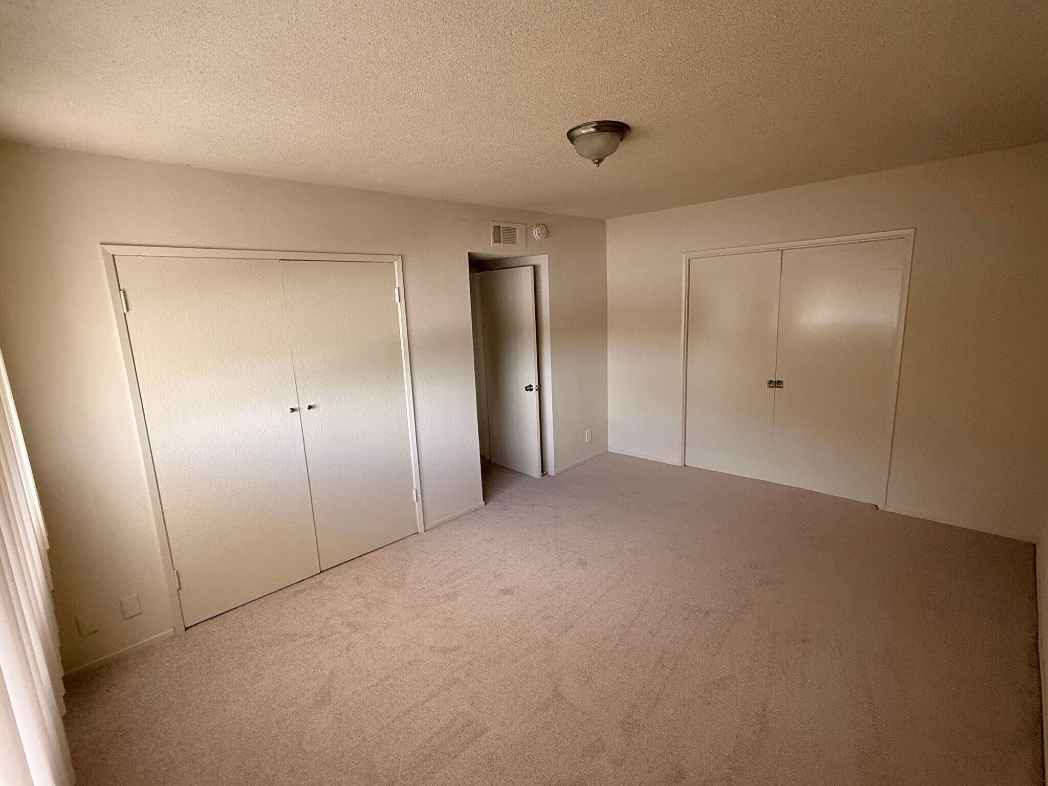 2nd Bedroom - 1148 W Huntington Dr