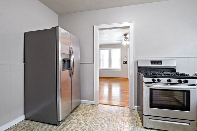 Building Photo - 6271-6273 Odell