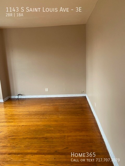 Building Photo - Amazing 2 Bedroom 1 Bathroom - Looking for...