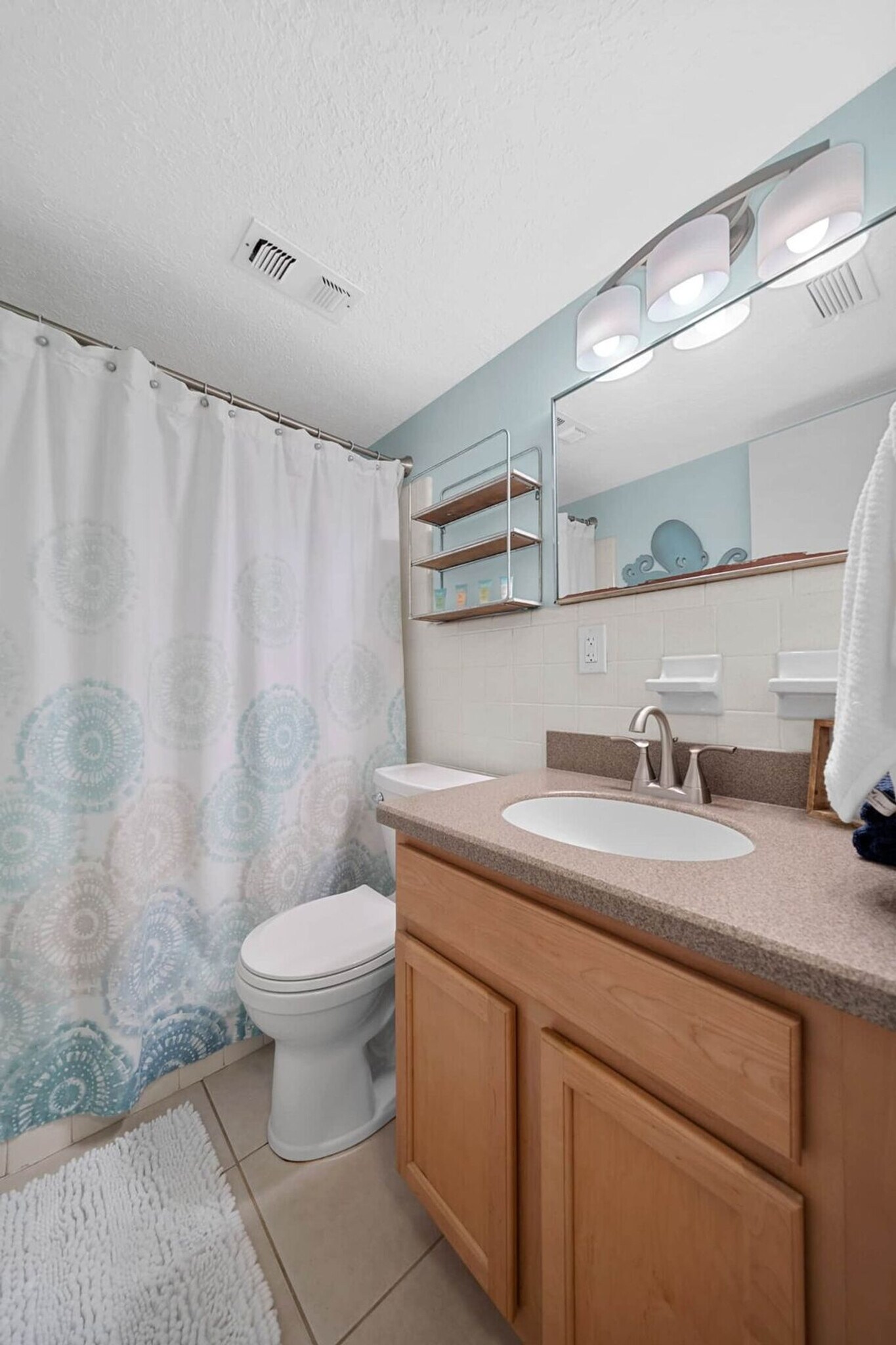 Building Photo - 10 Sunflower St