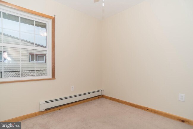 Building Photo - 346 Thornridge Dr