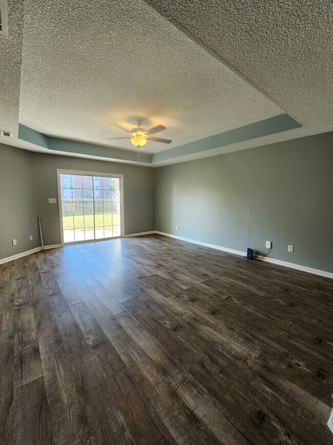 Building Photo - 313 Sawgrass Dr