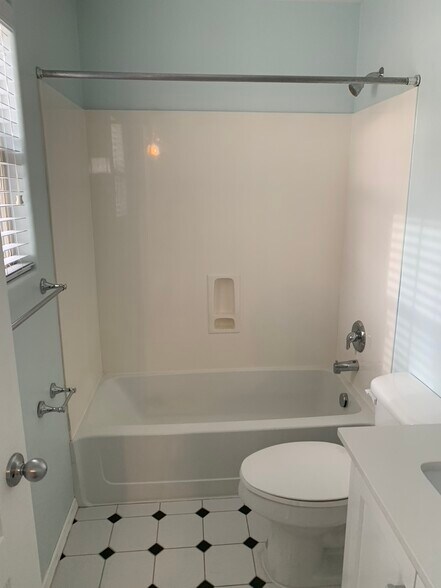 Building Photo - 2893 N Claire Dr