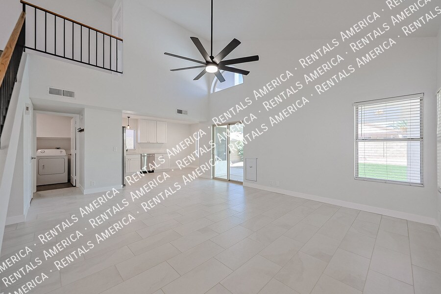 Building Photo - 4018 W Camino Vivaz