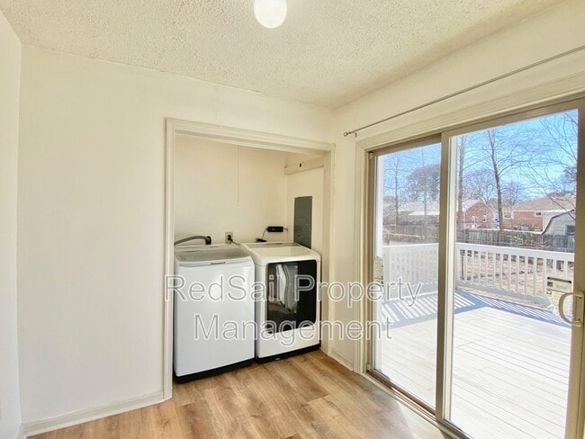 Building Photo - 249 Manchester Dr