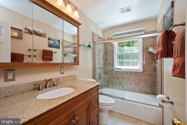 Building Photo - 11503 Vale Rd