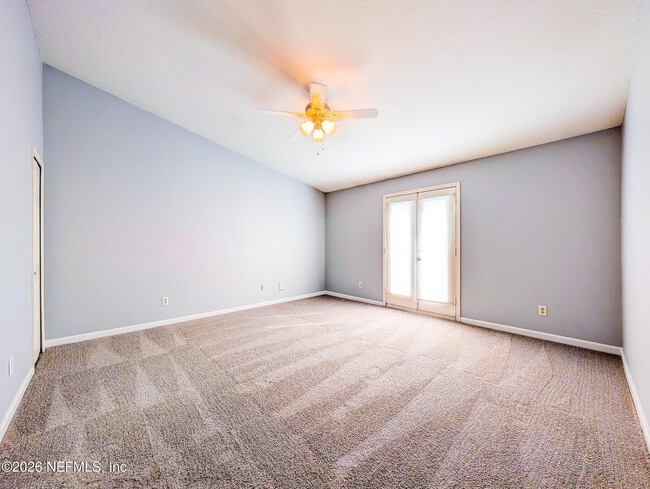 Building Photo - 13715 Richmond Park Dr N