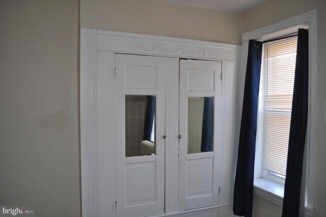 Building Photo - 4104 Terrace St