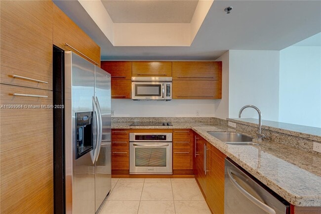 Building Photo - 2641 N Flamingo Rd