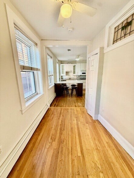 Building Photo - 164 Prince St