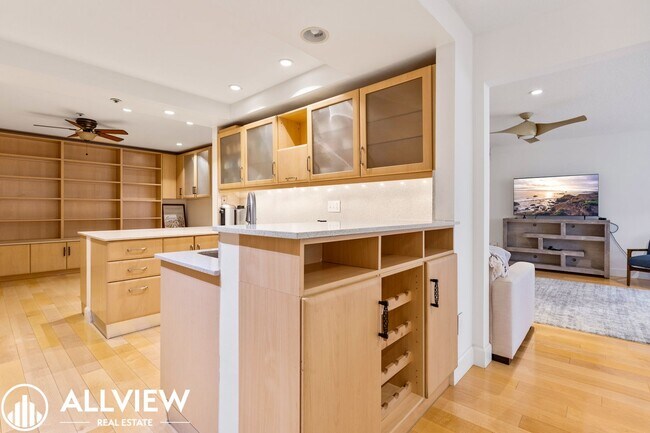 Building Photo - Fully Furnished Condo (2 Bed/2 Bath + Den) Nestled in the Coveted Newport Heights Community!