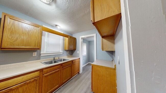 Building Photo - 2 Bedroom on a Corner Lot