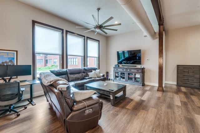 Building Photo - 2502 Live Oak St