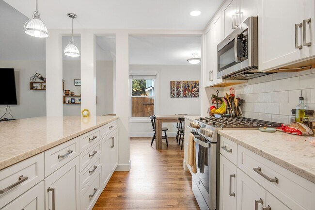 Building Photo - Beautiful 4-Bed, 3-Bath Southeast Boise Ho...