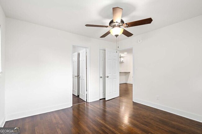 Building Photo - 1437 Vesta Ave