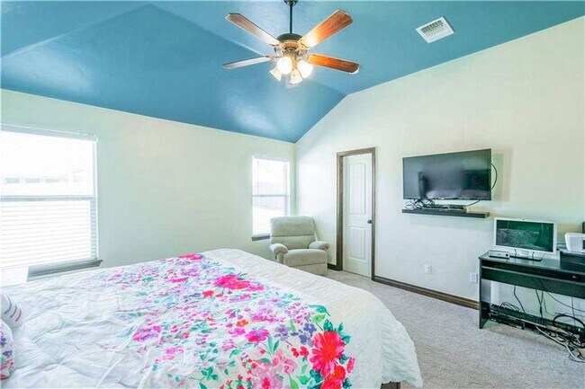 Building Photo - Coming Soon! Beautiful single family in Yu...