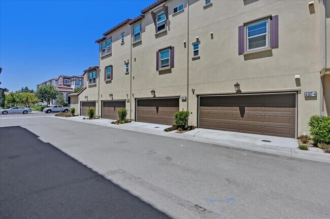 Building Photo - 4367 Pacifica Wy
