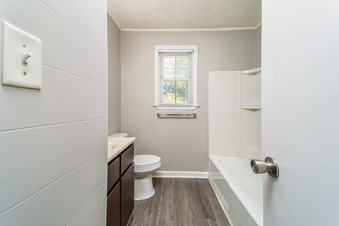 Building Photo - 4426 Hardwood St