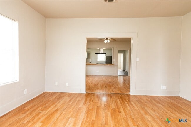 Building Photo - 905 N 9th St