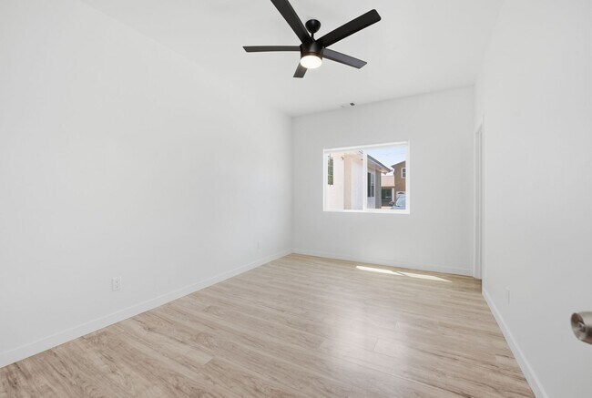 Building Photo - 6330 Mesita Dr