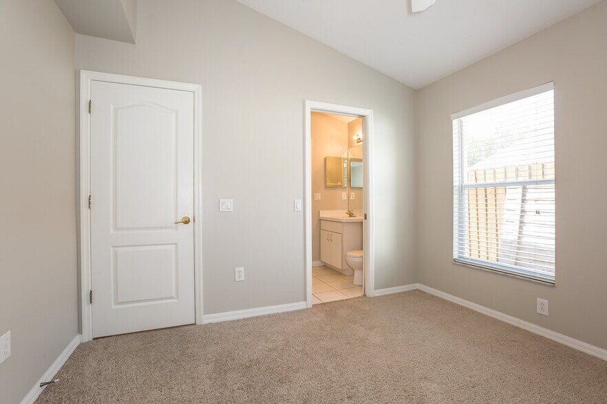 Building Photo - 9027 Egret Cove Cir