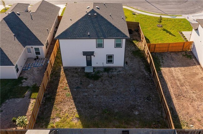Building Photo - 21 N 26th Dr