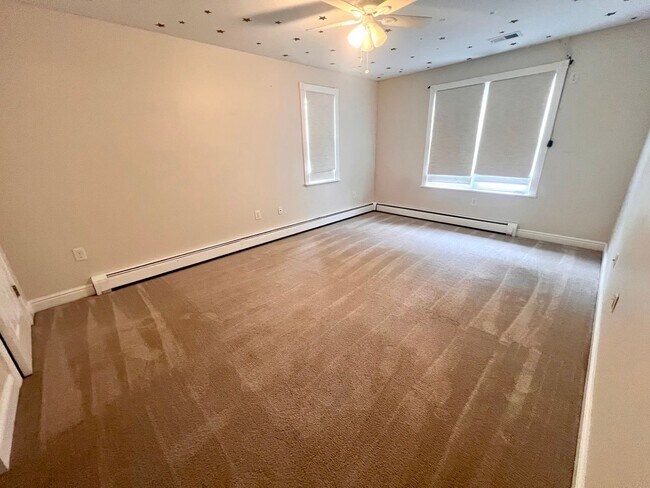 Building Photo - Pittsburgh - 3 Bedroom 1.5 Bathroom - Upda...