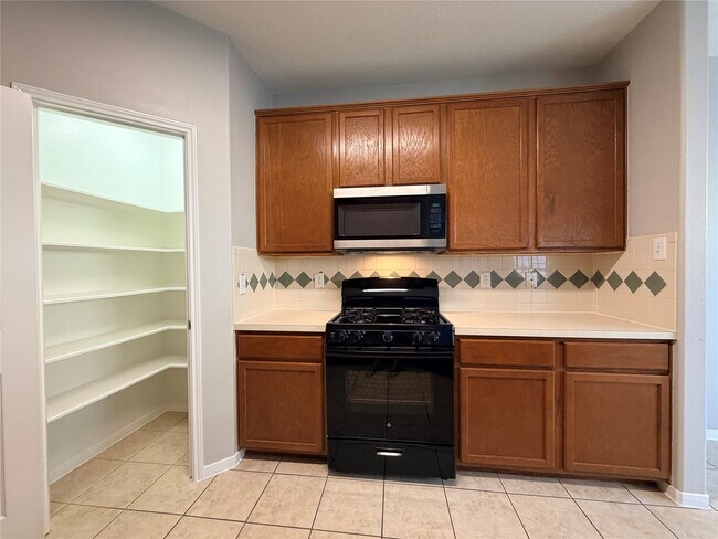 Building Photo - 4531 Park Trail Ln