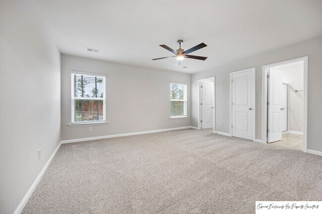 Building Photo - STUNNING TOWNHOME IN BLYTHEWOOD