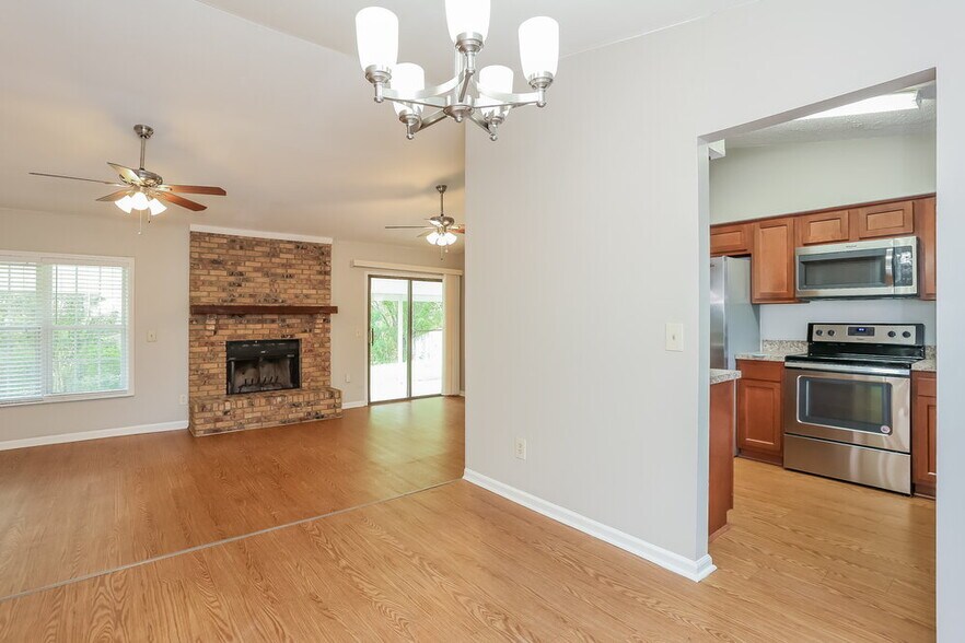 Building Photo - 3709 Foxcroft Rd