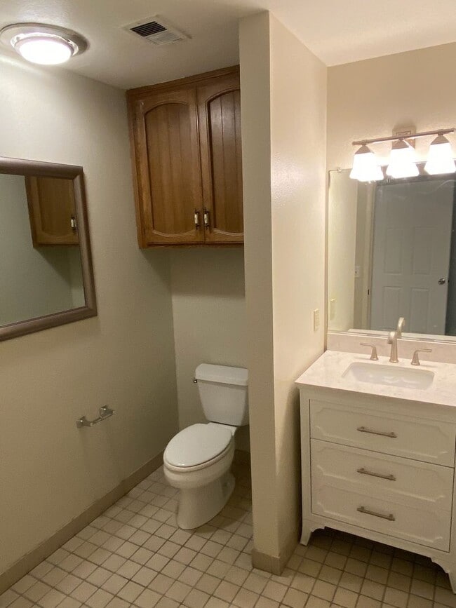 Building Photo - 3710 W Sunnyside Ct