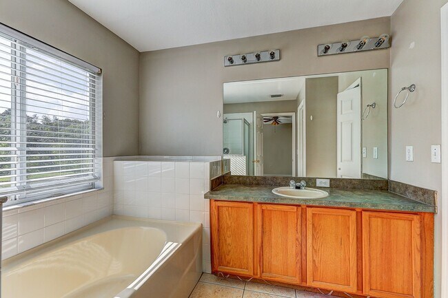 Building Photo - Prime Northwood Home on a Conservation Lot...