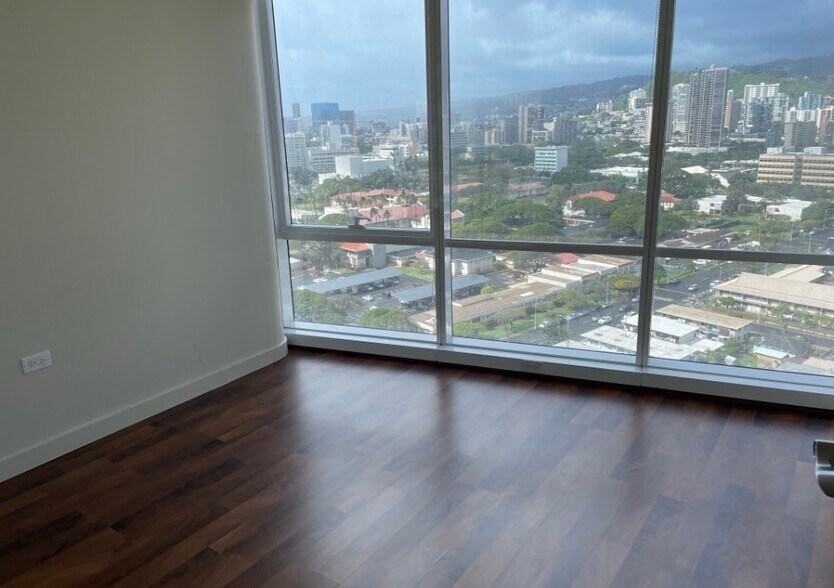 Building Photo - 1296 Kapiolani Blvd