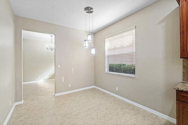 Building Photo - 10636 Ivanhoe Ln