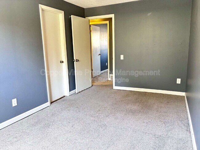 Building Photo - 1729 Quail St