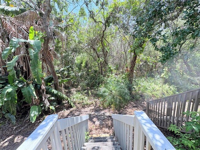 Building Photo - 2856 Bayshore Trails Dr