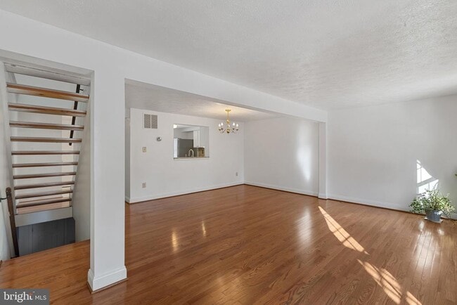 Building Photo - 10877 Olde Woods Way