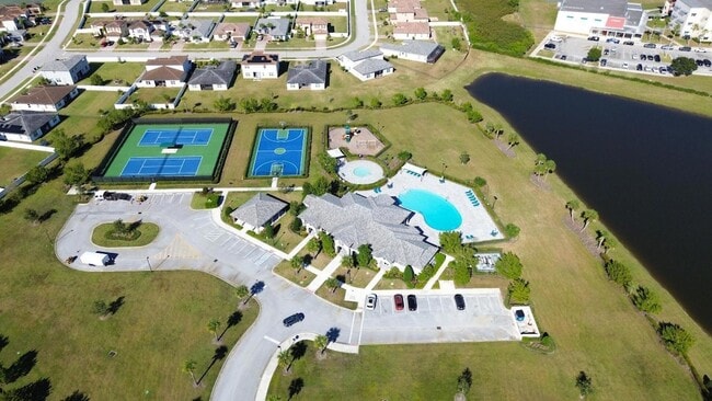 Building Photo - 7609 NW Archerfield Dr