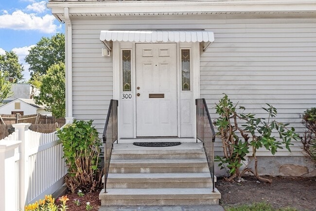 Building Photo - 300 Manet Ave