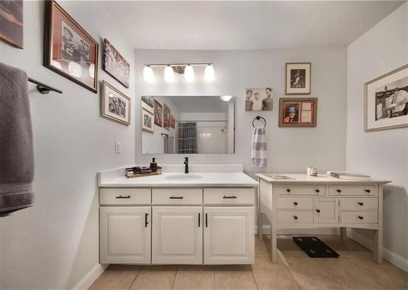 Building Photo - 308 St Louis St