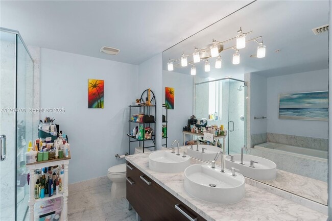 Building Photo - 253 NE 2nd St