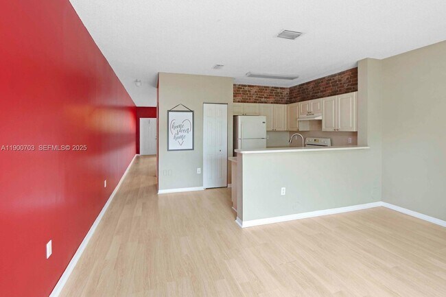 Building Photo - 2239 SE 25th Ave