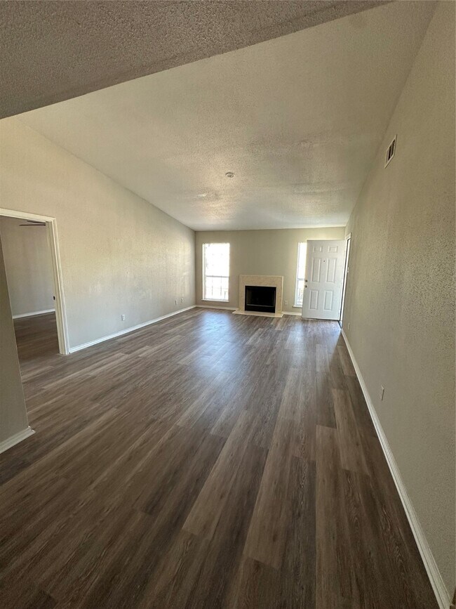 Building Photo - 6500 Sands Point Dr