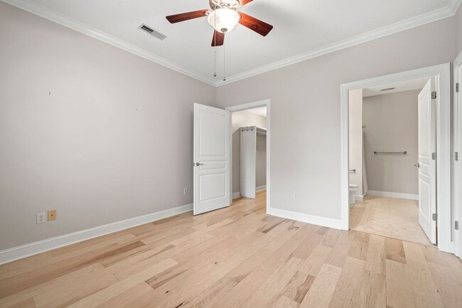 Building Photo - Spacious, Beautiful East Asheville Home