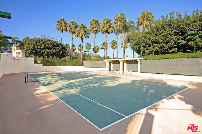 Building Photo - 6473 Zuma View Pl