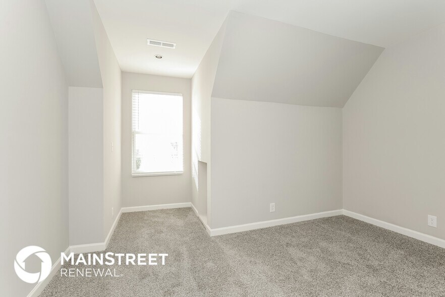 Building Photo - 801 Clouddale Ct