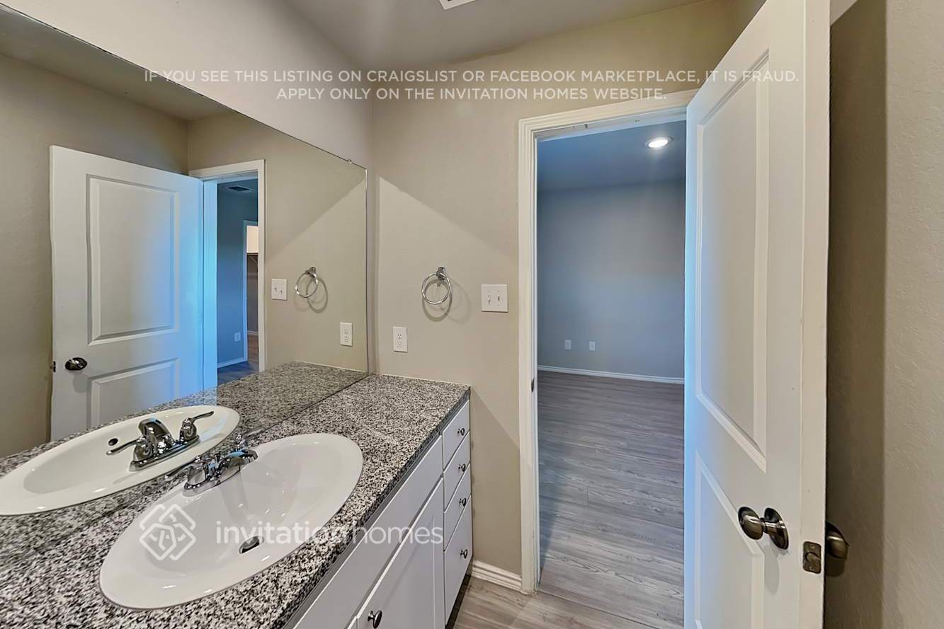 Building Photo - 5402 Verdugos Pl