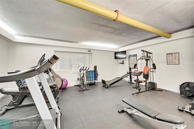 Building Photo - 1401 S Ocean Dr