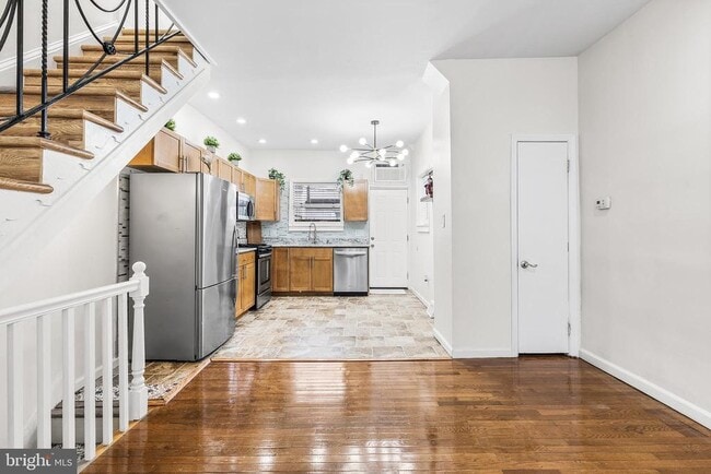 Building Photo - 2335 S Chadwick St