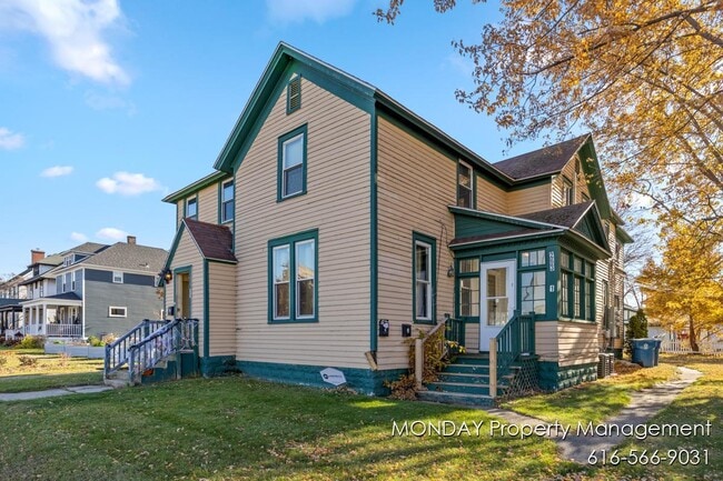 Building Photo - 263 W Muskegon Ave